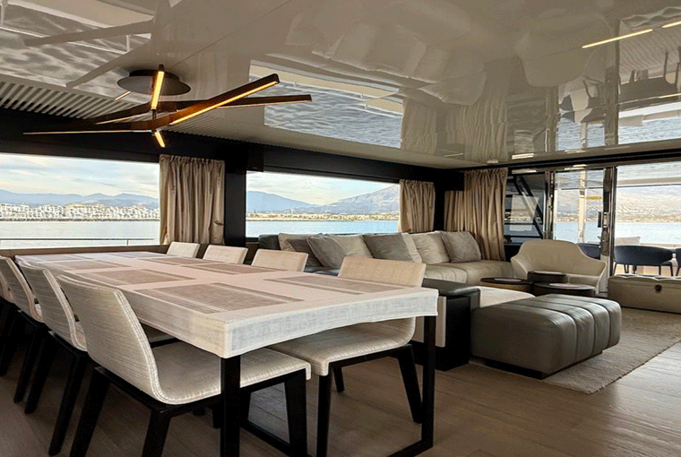 Ferretti Yachts 780